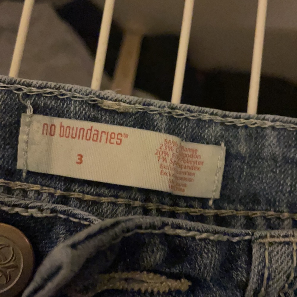 Shorts - Picture 3 of 3